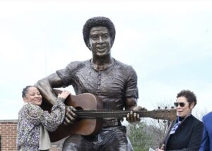 Bill Withers Monument with Marcia and Kori Withers